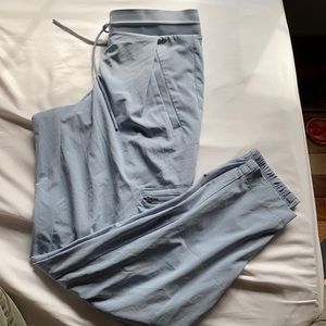 Women's size 4 travel pant athleta